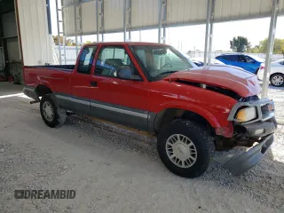 1996 GMC Sonoma SLS with VIN 1GTDT19W9T8510620, listed as a Copart auction lot 75432024 with 132,192 mi miles and Salvage Title. Bid and sale history available at carsss.com. Image 4.