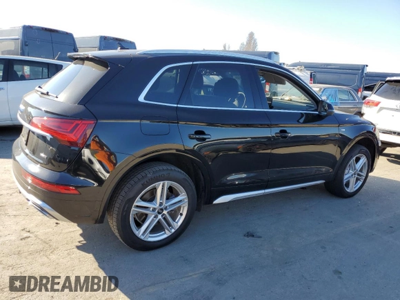 2021 Audi Q5 Premium Plus with VIN WA1E2AFY6M2132199, listed as a Copart auction lot 88331615 with 20,555 mi miles and Salvage Title. Bid and sale history available at carsss.com. Image 3.