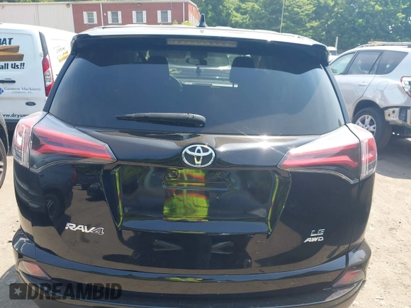 2018 Toyota RAV4 LE с VIN 2T3BFREV2JW849558, выставлен на аукционе IAAI как лот 42466690 с пробегом 108 820 миль миль и . История ставок и продаж доступна на DreamBid. Изображение 16.