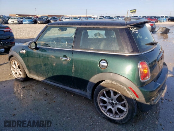2007 MINI Hardtop S with VIN WMWMF73507TT86117, listed as a Copart auction lot 54372025 with 101,871 mi miles and Clean Title. Bid and sale history available at DreamBid. Image 2.