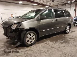 2005 Toyota Sienna CE with VIN 5TDZA23C05S262238, listed as a IAAI auction lot 41732258 with 226,941 mi miles. Bid and sale history available at carsss.com. Image 2.