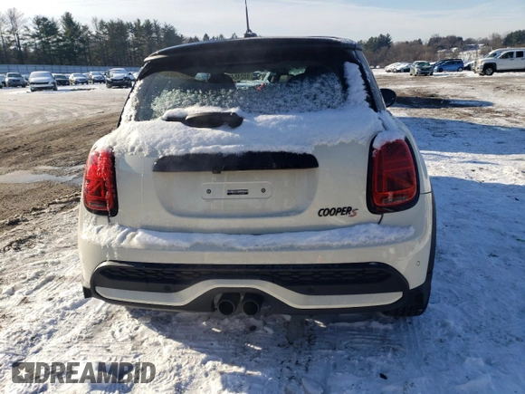 2022 MINI Hardtop Cooper S with VIN WMW53DH03N2R73889, listed as a Copart auction lot 88246445 with 18,111 mi miles and Salvage Title. Bid and sale history available at DreamBid. Image 6.