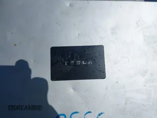 2025 Tesla Model 3 Long Range z VIN 5YJ3E1EAXSF885110, wystawiony jako IAAI lot #42400734 z przebiegiem 4 276 mil mil oraz . Historia ofert i sprzedaży dostępna na DreamBid. Obrazek 11.