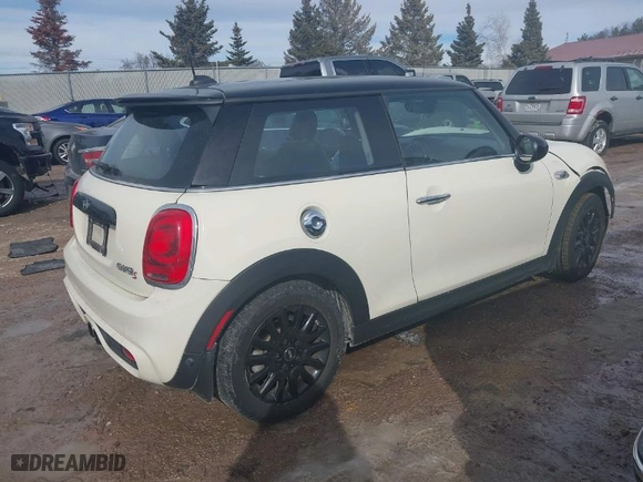 2017 MINI Hardtop 2 Door Cooper S with VIN WMWXP7C32H3B94811, listed as a IAAI auction lot 41644663 with NaN miles. Bid and sale history available at carsss.com. Image 4.