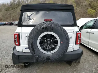 2024 Ford Bronco Outer Banks z VIN 1FMEE8BP1RLA50798, wystawiony jako Copart lot #54117355 z przebiegiem 8 182 mil mil oraz Szkoda całkowita • Salvage title. Historia ofert i sprzedaży dostępna na DreamBid. Obrazek 6.