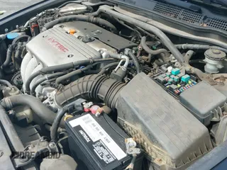 2004 Acura TSX z VIN JH4CL96824C007380, wystawiony jako IAAI lot #42766790 z przebiegiem 167 348 mil mil oraz . Historia ofert i sprzedaży dostępna na DreamBid. Obrazek 19.