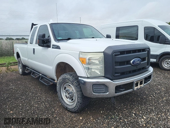 2015 Ford F-250 XLT z VIN 1FT7X2B62FEA41846, wystawiony jako IAAI lot #42740615 z przebiegiem 179 837 mil mil oraz . Historia ofert i sprzedaży dostępna na DreamBid. Obrazek 9.
