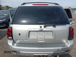 2007 Chevrolet TrailBlazer LS with VIN 1GNDT13S072146593, listed as a IAAI auction lot 42027052 with 163,921 mi miles. Bid and sale history available at carsss.com. Image 16.