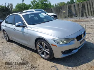 2015 BMW 3 Series 328i z VIN WBA3A5G51FNS84997, wystawiony jako IAAI lot #42223796 z przebiegiem 109 597 mil mil oraz . Historia ofert i sprzedaży dostępna na DreamBid. Obrazek 1.