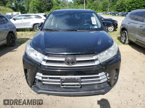 2018 Toyota Highlander LE with VIN 5TDBZRFH1JS906155, listed as a Copart auction lot 65517405 with 118,413 mi miles and Clean title. Bid and sale history available at DreamBid. Image 5.