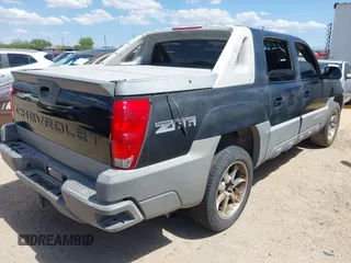 2002 Chevrolet Avalanche z VIN 3GNEC13T22G300623, wystawiony jako IAAI lot #42394549 z przebiegiem 272 961 mil mil oraz . Historia ofert i sprzedaży dostępna na DreamBid. Obrazek 4.