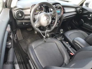 2021 MINI Hardtop Cooper с VIN WMWXR3C0XM2P13271, выставлен на аукционе Copart как лот 42052835 с пробегом 22 624 миль миль и Списание • Salvage title. История ставок и продаж доступна на DreamBid. Изображение 8.