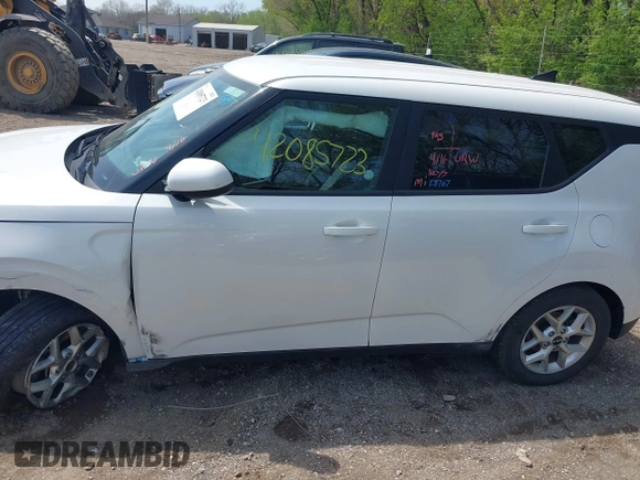 2024 Kia Soul S with VIN KNDJ23AUXR7227864, listed as a IAAI auction lot 42085723 with 28,767 mi miles and . Bid and sale history available at DreamBid. Image 14.