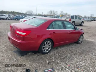 2007 Lincoln MKZ z VIN 3LNHM26T27R670949, wystawiony jako IAAI lot #42033366 z przebiegiem 135 941 mil mil oraz . Historia ofert i sprzedaży dostępna na DreamBid. Obrazek 4.