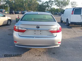 2016 Lexus ES 300h z VIN JTHBW1GG7G2115384, wystawiony jako IAAI lot #42103591 z przebiegiem 86 598 mil mil oraz . Historia ofert i sprzedaży dostępna na DreamBid. Obrazek 16.