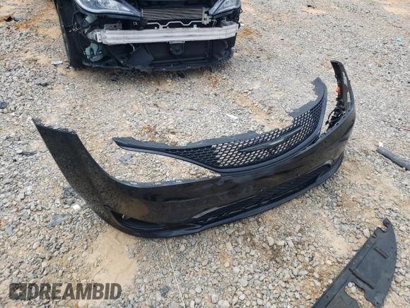 2019 Chrysler Pacifica Touring Plus with VIN 2C4RC1FG5KR603902, listed as a Copart auction lot 58475535 with 136,017 mi miles and Salvage title. Bid and sale history available at DreamBid. Image 13.