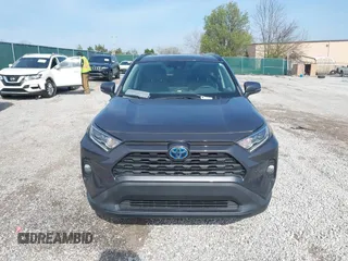 2019 Toyota RAV4 Hybrid XLE with VIN 2T3RWRFV0KW027727, listed as a IAAI auction lot 41881450 with 20,568 mi miles. Bid and sale history available at carsss.com. Image 12.