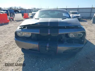 2011 Dodge Challenger z VIN 2B3CJ4DG3BH512974, wystawiony jako IAAI lot #41431931 z przebiegiem 186 845 mil mil oraz . Historia ofert i sprzedaży dostępna na DreamBid. Obrazek 12.