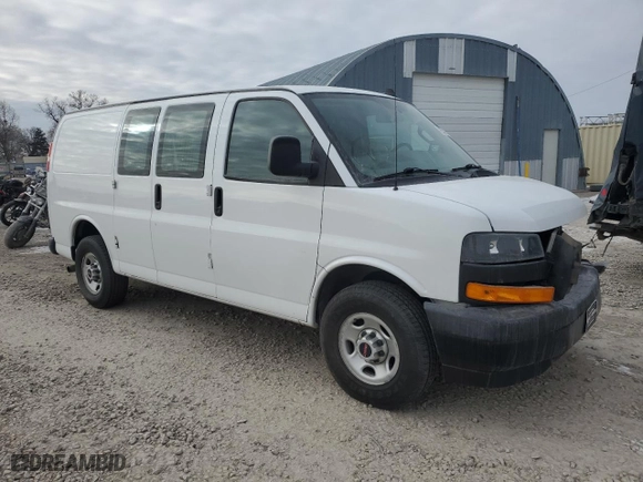 2019 GMC Savana Cargo Van with VIN 1GTW7AFGXK1348515, listed as a Copart auction lot 43860155 with 202,157 mi miles and Salvage Title. Bid and sale history available at carsss.com. Image 4.