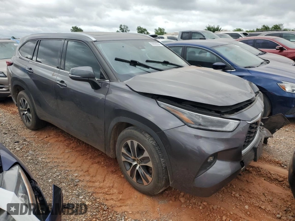 2021 Toyota Highlander XLE with VIN 5TDGZRAHXMS521419, listed as a Copart auction lot 59068364 with 44,634 mi miles and Salvage title. Bid and sale history available at DreamBid. Image 4.
