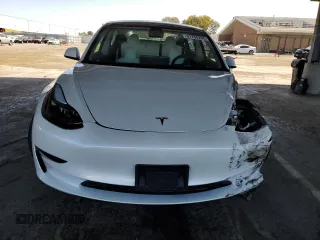 2023 Tesla Model 3 z VIN 5YJ3E1EA5PF395116, wystawiony jako Copart lot #62768205 z przebiegiem 25 285 mil mil oraz Szkoda całkowita • Salvage title. Historia ofert i sprzedaży dostępna na DreamBid. Obrazek 5.