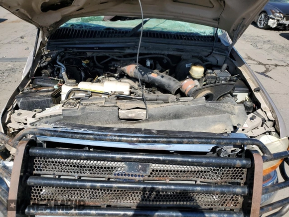 1999 Ford Super Duty F-250 XL with VIN 1FTNW21S8XEE34633, listed as a Copart auction lot 69438264 with 233,135 mi miles and Non Repairable. Bid and sale history available at carsss.com. Image 11.