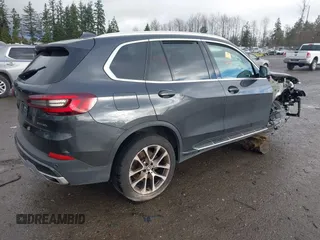 2022 BMW X5 xDrive40i with VIN 5UXCR6C06N9M67099, listed as a IAAI auction lot 41296632 with Not provided miles and . Bid and sale history available at DreamBid. Image 4.