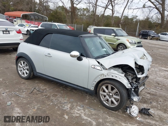 2011 MINI Convertible S с VIN WMWZP3C55BTX82922, выставлен на аукционе IAAI как лот 41408777 с пробегом 82 764 миль миль и . История ставок и продаж доступна на DreamBid. Изображение 1.