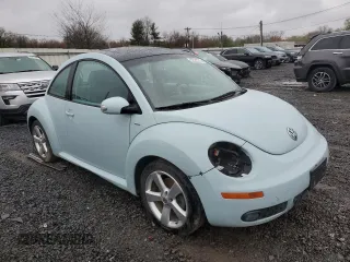 2010 Volkswagen New Beetle Coupe with VIN 3VWRG3AG3AM033487, listed as a Copart auction lot 52022215 with 109,074 mi miles and Salvage Title. Bid and sale history available at carsss.com. Image 4.