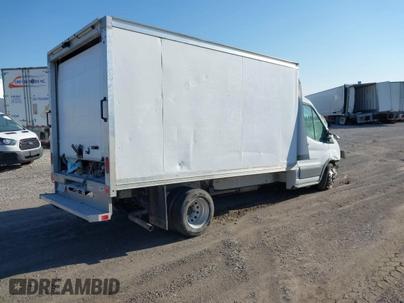 2022 Ford Transit z VIN 1FDBF6Z86NKA40450, wystawiony jako IAAI lot #41768046 z przebiegiem Nie podano mil oraz . Historia ofert i sprzedaży dostępna na DreamBid. Obrazek 4.