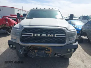 2022 Ram 2500 Big Horn z VIN 3C6UR5DL1NG178793, wystawiony jako IAAI lot #41810830 z przebiegiem 76 551 mil mil oraz . Historia ofert i sprzedaży dostępna na DreamBid. Obrazek 12.