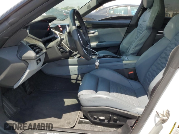 2022 Audi e-tron GT Prestige z VIN WAUEJBFW8N7001600, wystawiony jako Copart lot #60571595 z przebiegiem 26 399 mil mil oraz Szkoda całkowita • Salvage title. Historia ofert i sprzedaży dostępna na DreamBid. Obrazek 7.