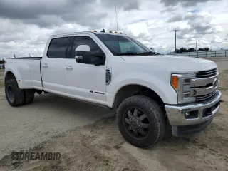 2019 Ford F-350 XL z VIN 1FT8W3DT9KEC99064, wystawiony jako Copart lot #49972164 z przebiegiem 97 704 mil mil oraz Szkody całkowita. Historia ofert i sprzedaży dostępna na DreamBid. Obrazek 4.