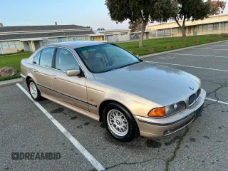 1998 BMW 5 Series 528iA with VIN WBADD6320WBW46302, listed as a Copart auction lot 45062025 with 42,667 mi miles and Salvage Title. Bid and sale history available at carsss.com. Image 1.