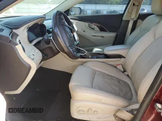2016 Buick LaCrosse Premium I z VIN 1G4GD5G33GF282654, wystawiony jako Copart lot #61810925 z przebiegiem 116 850 mil mil oraz Szkoda całkowita • Salvage title. Historia ofert i sprzedaży dostępna na DreamBid. Obrazek 7.