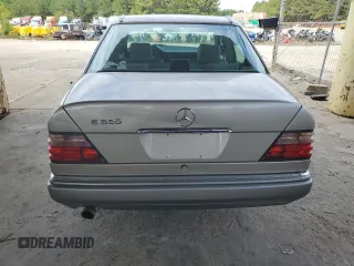 1995 Mercedes-Benz E Class with VIN WDBEA32E4SC269955, listed as a Copart auction lot 72137264 with 218,960 mi miles and Salvage Title. Bid and sale history available at carsss.com. Image 6.