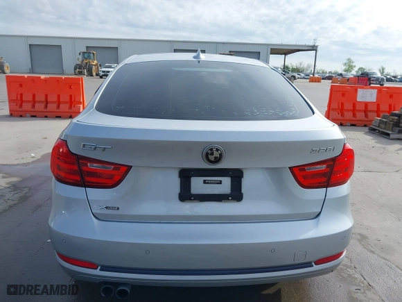 2014 BMW 3 Series Gran Turismo 328i xDrive with VIN WBA3X5C56ED242950, listed as a IAAI auction lot 41876120 with 186,315 mi miles. Bid and sale history available at carsss.com. Image 16.