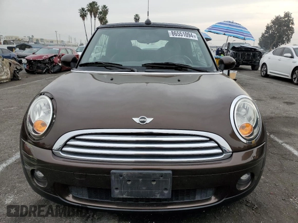 2009 MINI Convertible с VIN WMWMR335X9TU96627, выставлен на аукционе Copart как лот 86551094 с пробегом 91 843 миль миль и Чистый • Clean title. История ставок и продаж доступна на DreamBid. Изображение 5.
