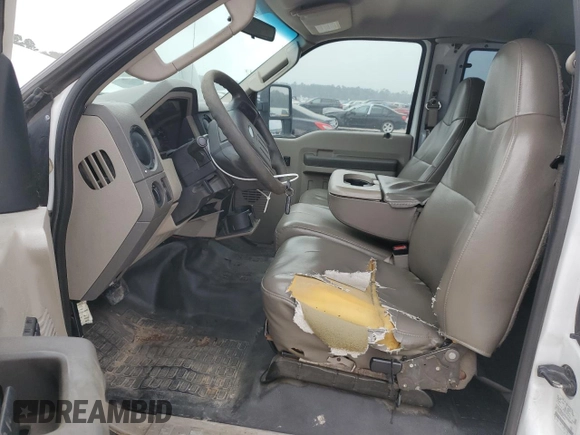 2008 Ford F-250 XL with VIN 1FTSX20518EA44812, listed as a Copart auction lot 49331275 with 102,304 mi miles and Salvage title. Bid and sale history available at DreamBid. Image 7.