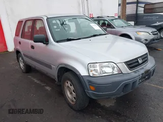 1998 Honda CR-V LX with VIN JHLRD2844WC016145, listed as a IAAI auction lot 41820540 with 178,900 mi miles. Bid and sale history available at carsss.com. Image 1.