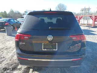 2018 Volkswagen Tiguan SEL with VIN 3VV2B7AXXJM076428, listed as a IAAI auction lot 41691637 with 89,441 mi miles. Bid and sale history available at carsss.com. Image 16.
