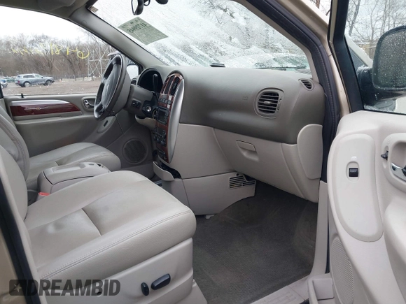 2007 Chrysler Town & Country Limited with VIN 2A8GP64L87R314831, listed as a IAAI auction lot 41729945 with 64,813 mi miles and . Bid and sale history available at DreamBid. Image 5.