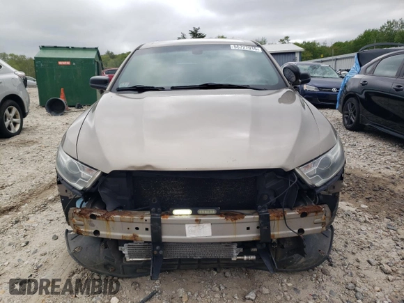 2013 Ford Police Interceptor z VIN 1FAHP2M81DG124615, wystawiony jako Copart lot #56727015 z przebiegiem 190 319 mil mil oraz Czysty tytuł • Clean title. Historia ofert i sprzedaży dostępna na DreamBid. Obrazek 5.