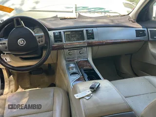 2009 Jaguar XF with VIN SAJWA07C491R36719, listed as a Copart auction lot 49317145 with 101,949 mi miles and Clean Title. Bid and sale history available at DreamBid. Image 9.