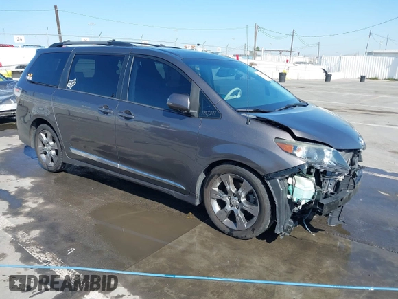 2012 Toyota Sienna SE with VIN 5TDXK3DCXCS233593, listed as a IAAI auction lot 41959611 with 85,558 mi miles. Bid and sale history available at carsss.com. Image 1.