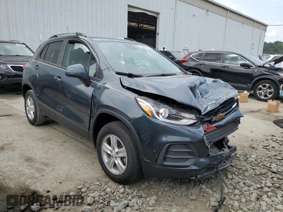 2022 Chevrolet Trax LT with VIN KL7CJPSM3NB540129, listed as a Copart auction lot 63597584 with 32,087 mi miles and Salvage title. Bid and sale history available at DreamBid. Image 4.