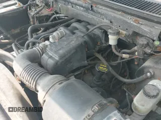 2002 Ford F-150 XL с VIN 1FTRF17202NA01318, выставлен на аукционе IAAI как лот 42438268 с пробегом 132 751 миль миль и . История ставок и продаж доступна на DreamBid. Изображение 13.