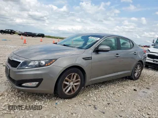 2013 Kia Optima LX z VIN 5XXGM4A78DG172660, wystawiony jako Copart lot #58732465 z przebiegiem 97 527 mil mil oraz Czysty tytuł • Clean title. Historia ofert i sprzedaży dostępna na DreamBid. Obrazek 1.