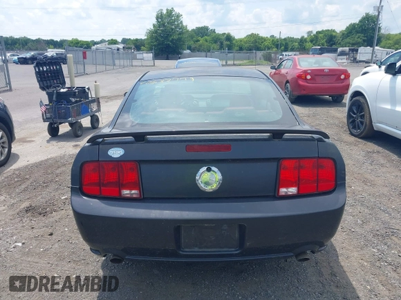 2007 Ford Mustang GT Deluxe с VIN 1ZVHT82H875281518, выставлен на аукционе IAAI как лот 42633779 с пробегом 238 474 миль миль и . История ставок и продаж доступна на DreamBid. Изображение 16.