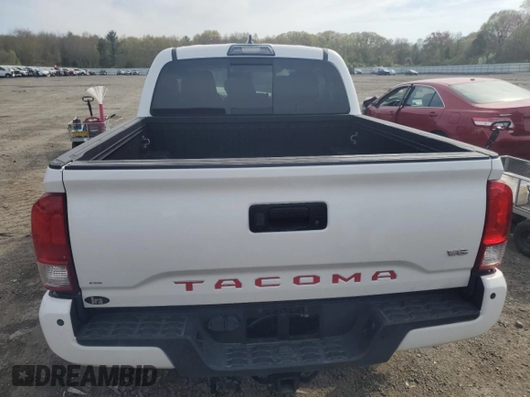 2017 Toyota Tacoma SR5 z VIN 3TMCZ5AN5HM108620, wystawiony jako Copart lot #55204105 z przebiegiem 58 340 mil mil oraz Szkoda całkowita • Salvage title. Historia ofert i sprzedaży dostępna na DreamBid. Obrazek 6.